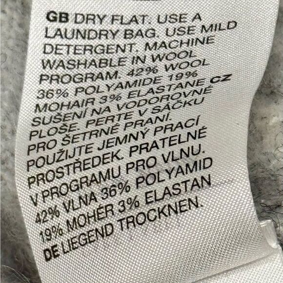 & Other Stories Gray V-Neck Dolphin Button Wool Blend Knit Cardigan. Small. NWOT - Picture 9 of 13